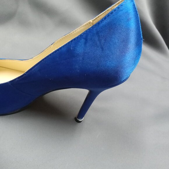 Manolo Blahnik Hangisi Embellished SEX AND THE CITY Stiletto SATIN PUMPS - Picture 6 of 14